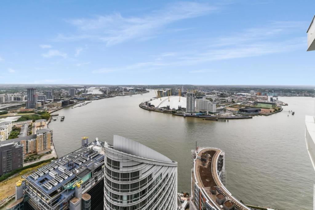 High level near Canary Wharf-O2-Excel-London Bridge-Waterloo-Westminster-Bond street