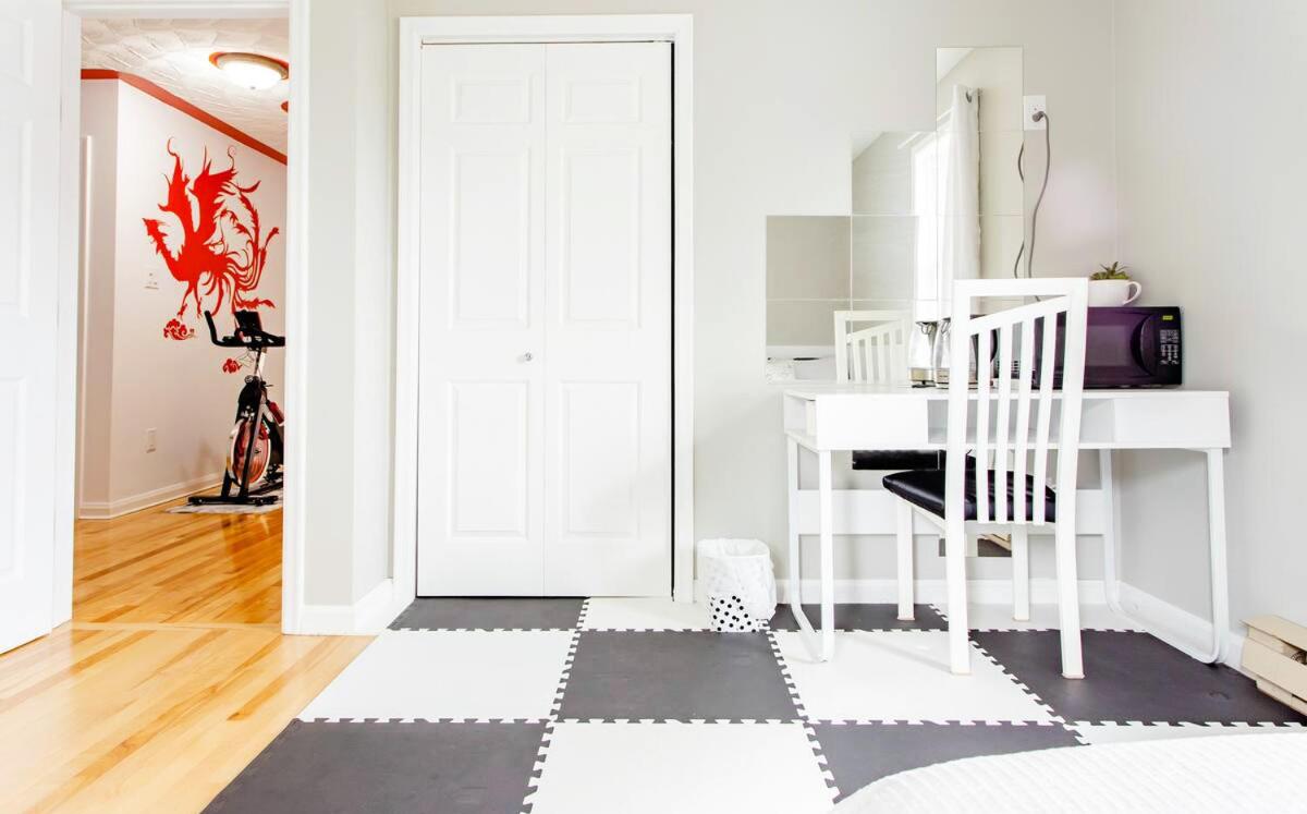 Private 4 bedrooms 2 bathrooms Free Parking