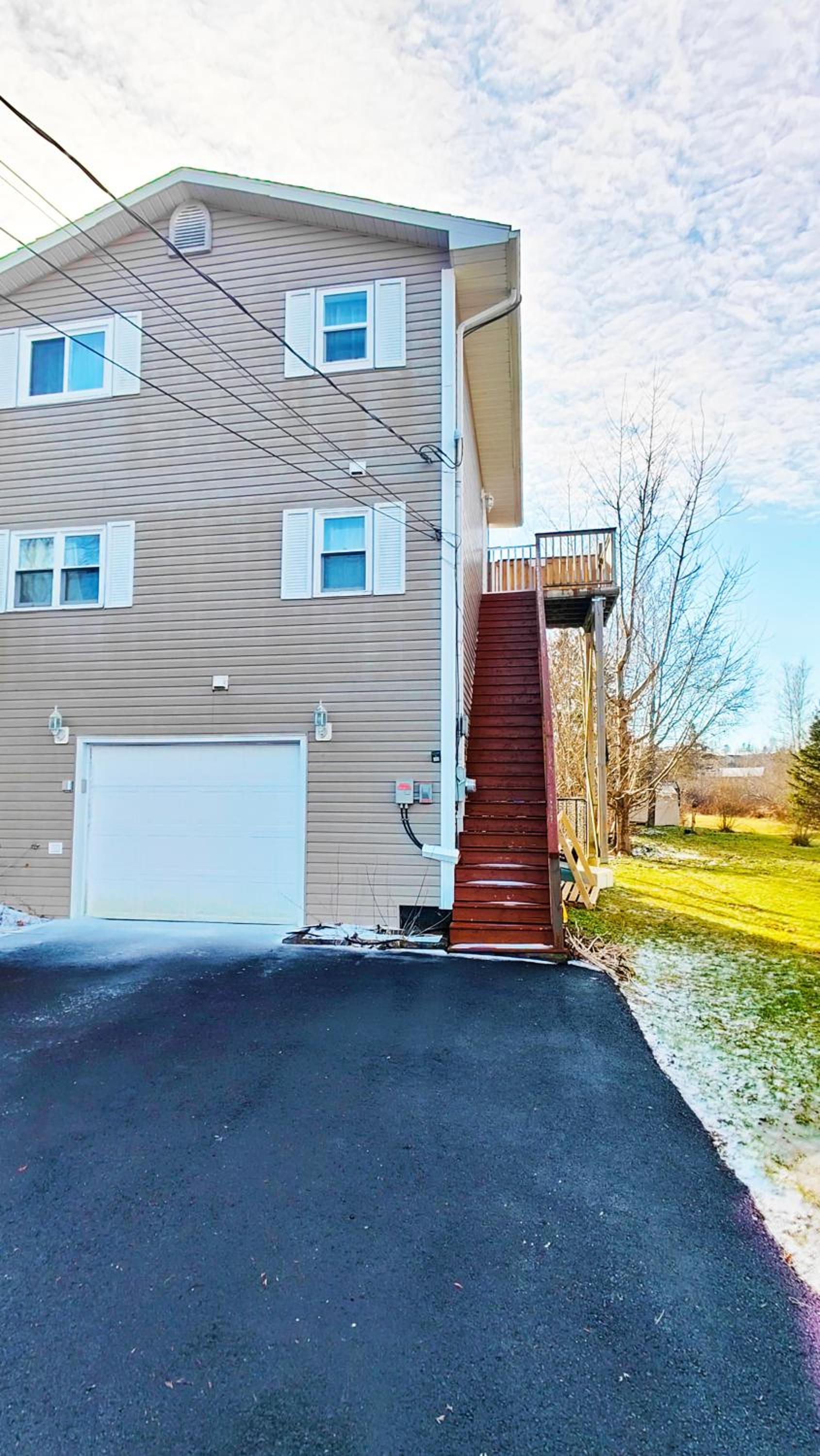 Private 4 bedrooms 2 bathrooms Free Parking