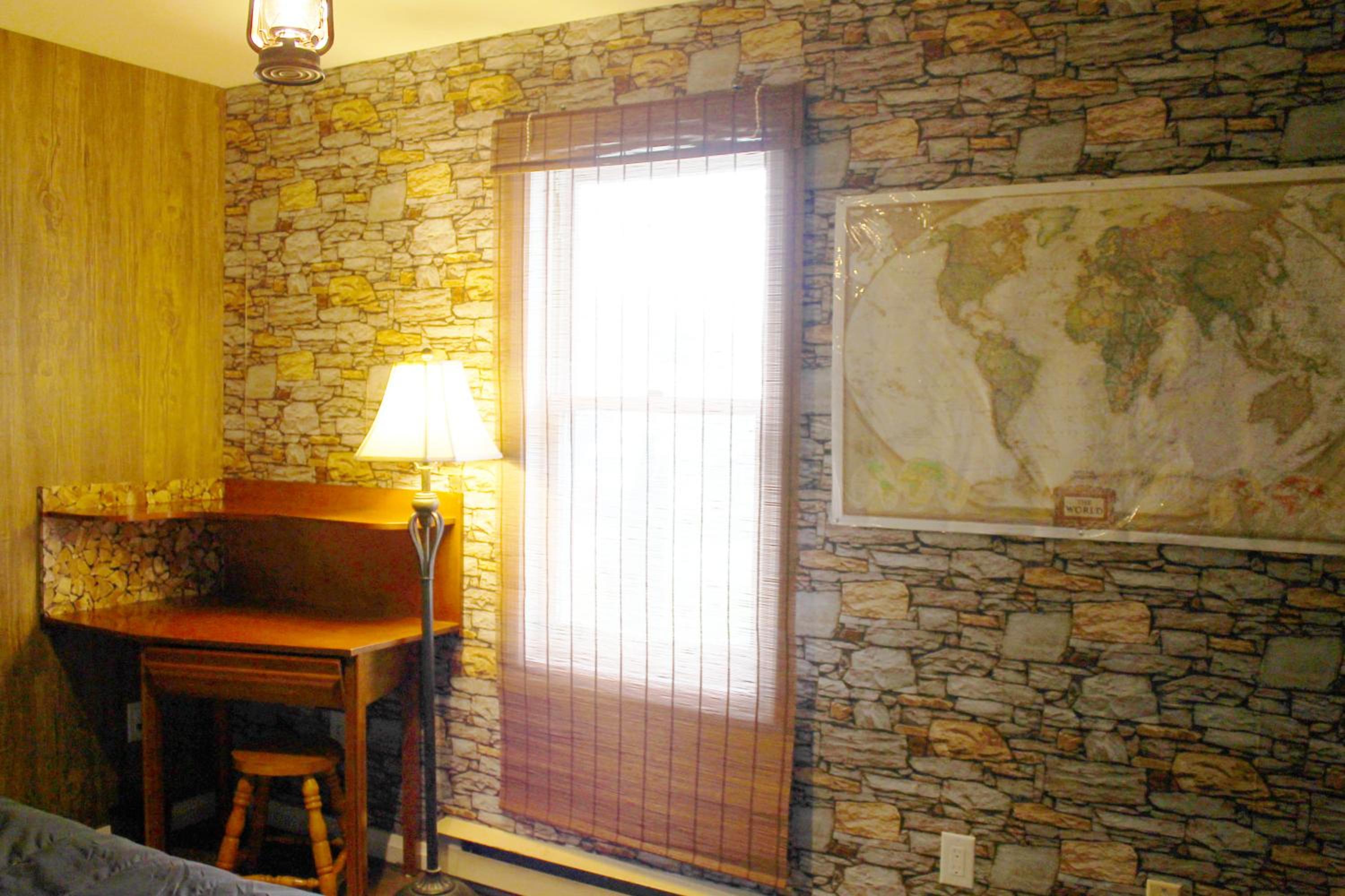 Private 4 bedrooms 2 bathrooms Free Parking