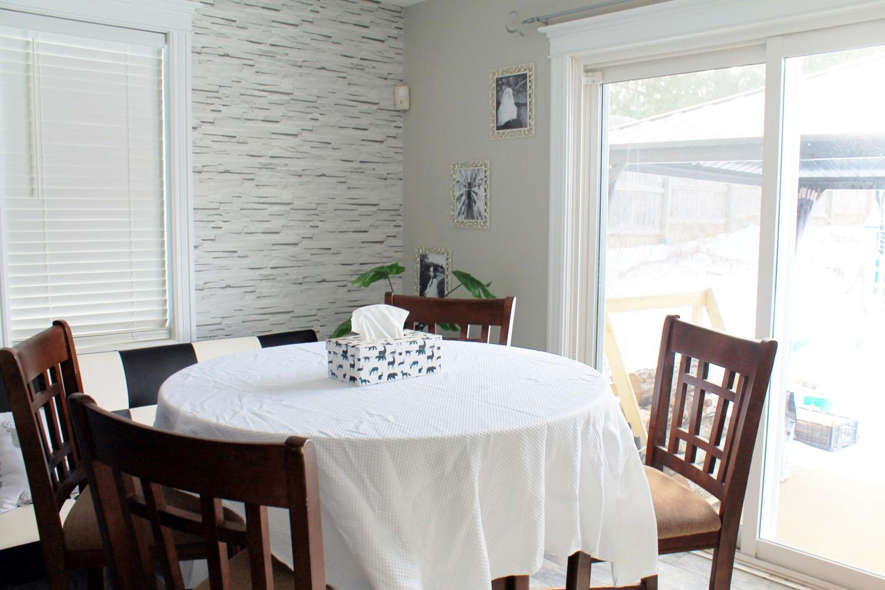 Private 4 bedrooms 2 bathrooms Free Parking