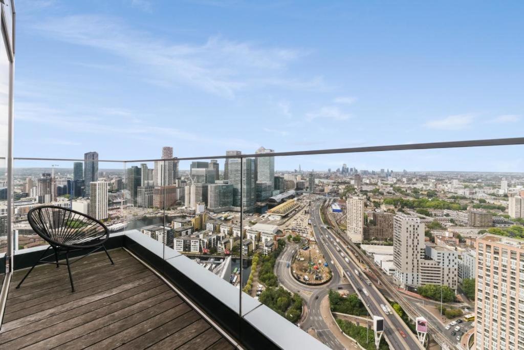 High level near Canary Wharf-O2-Excel-London Bridge-Waterloo-Westminster-Bond street