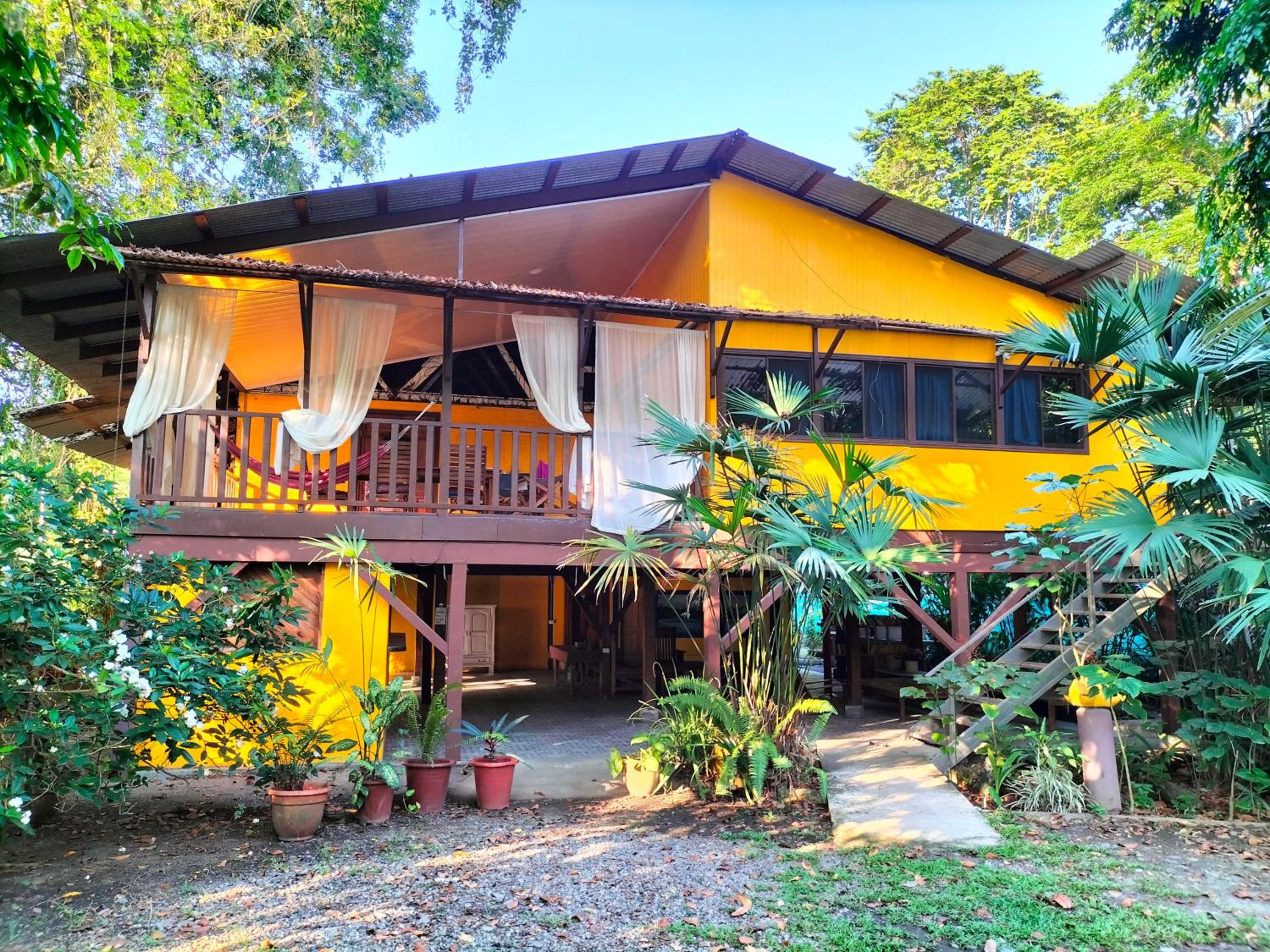 Hotel Cabinas Coconut Grove - Image 1