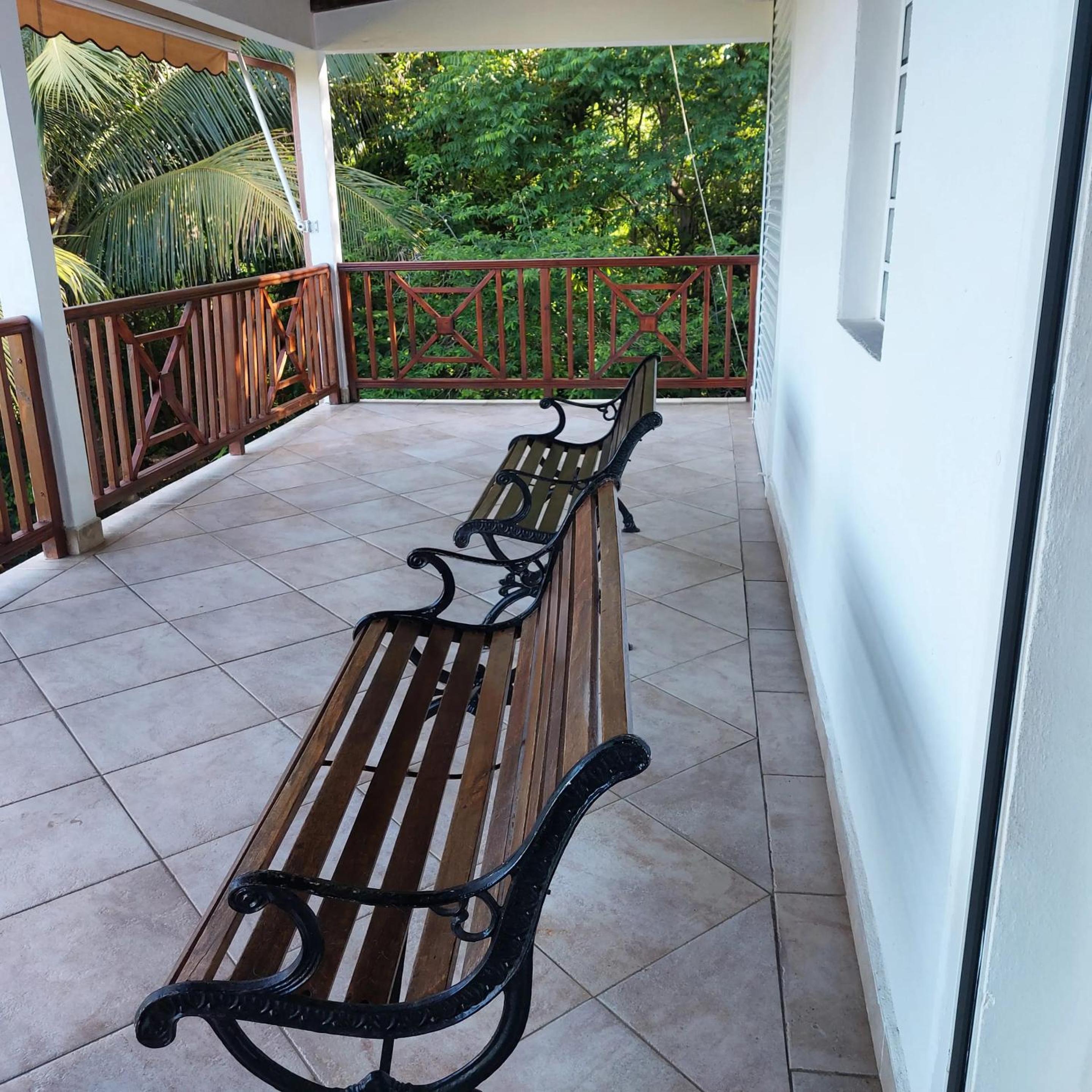 Maison confort Bouillante avec jardin et terrasse