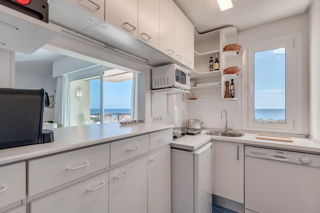 Charming Apartment with Sea Views