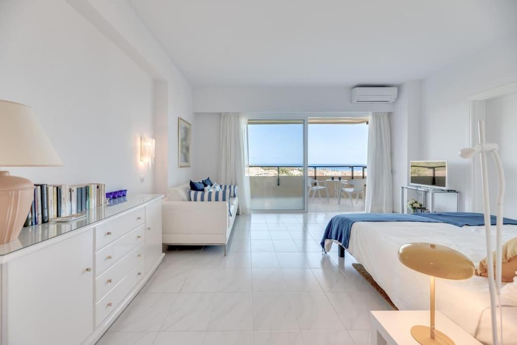 Charming Apartment with Sea Views