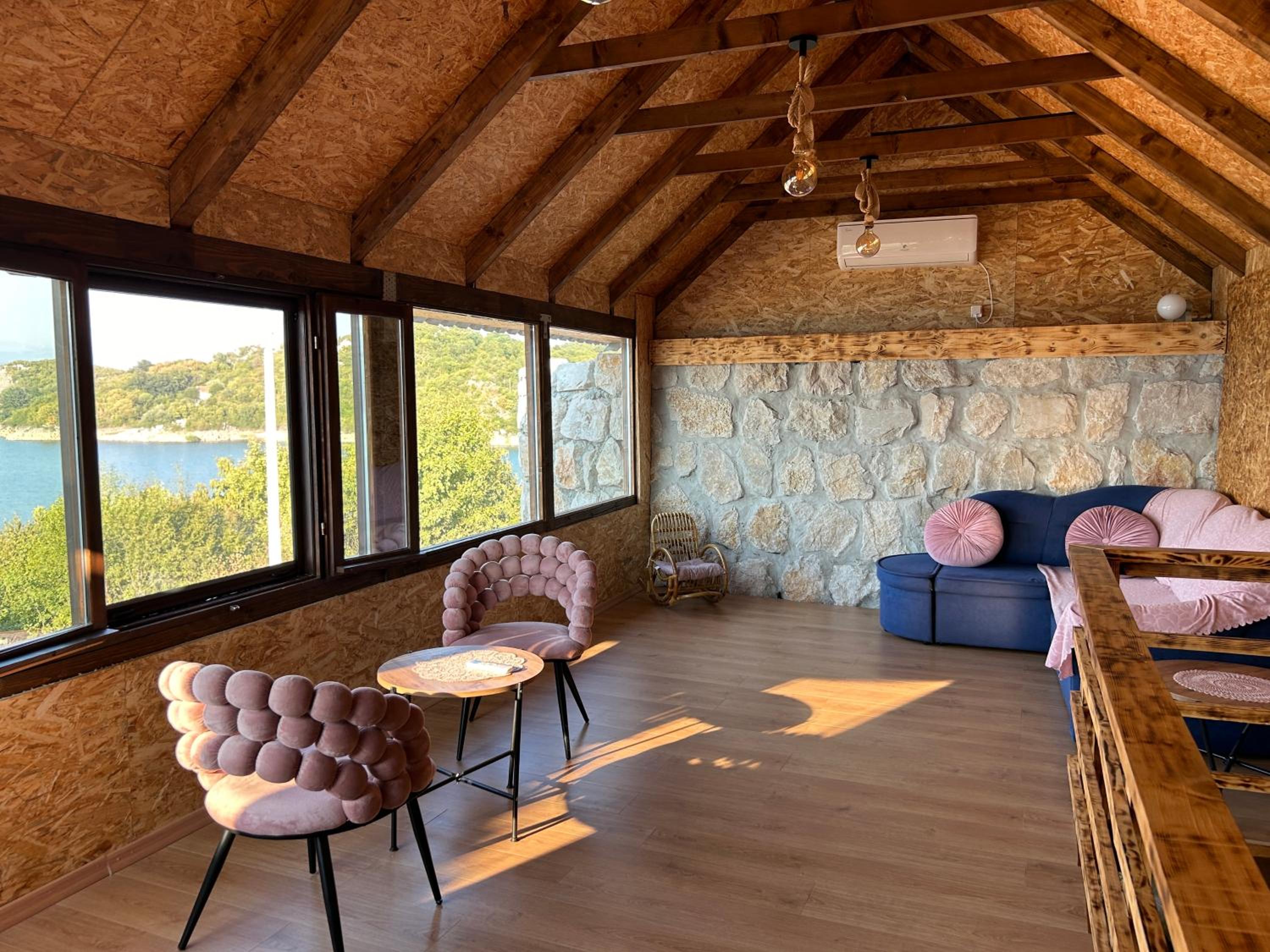 Lake house Zoya