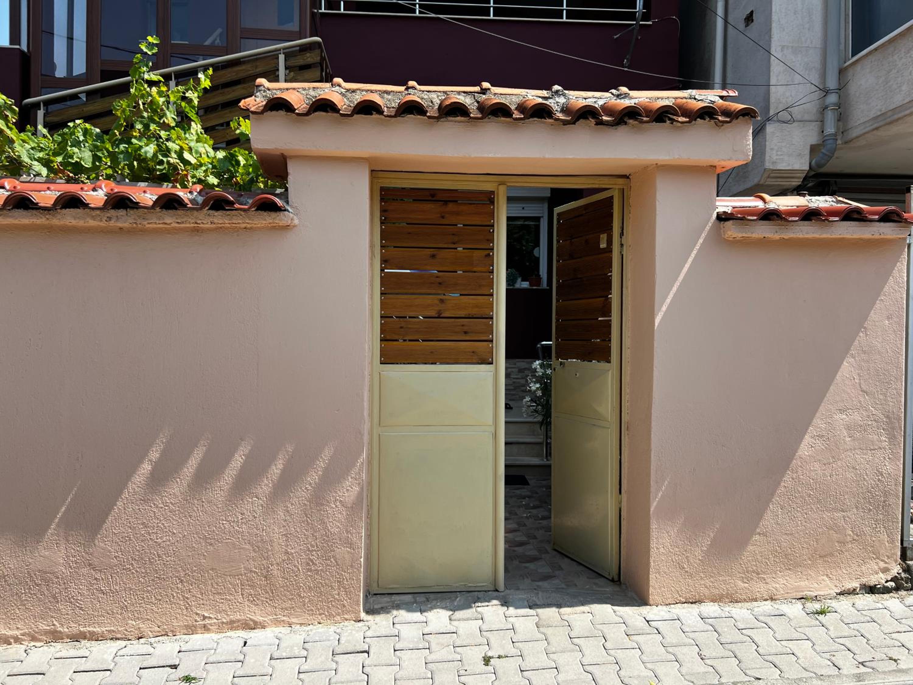 Retreat in the centre of Korce