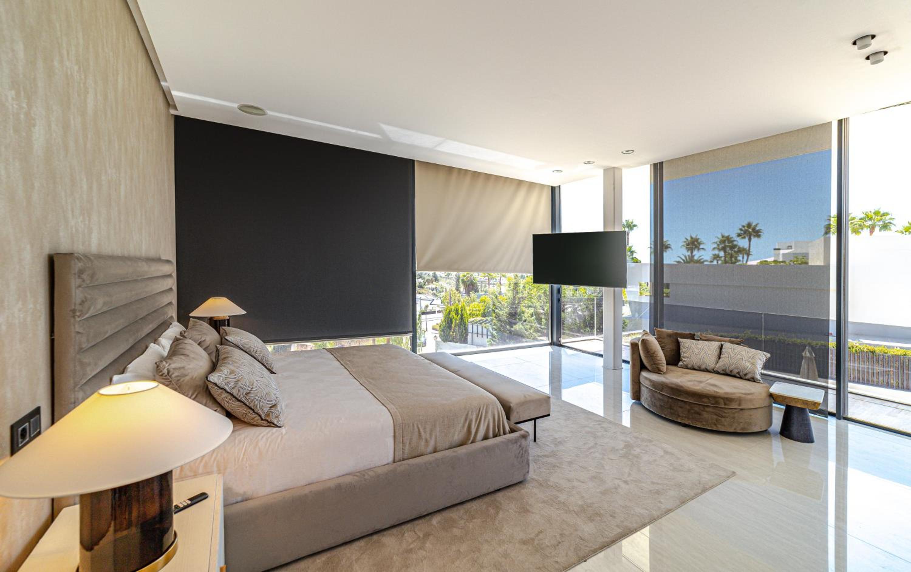 Luxury villa close to the golf view 4