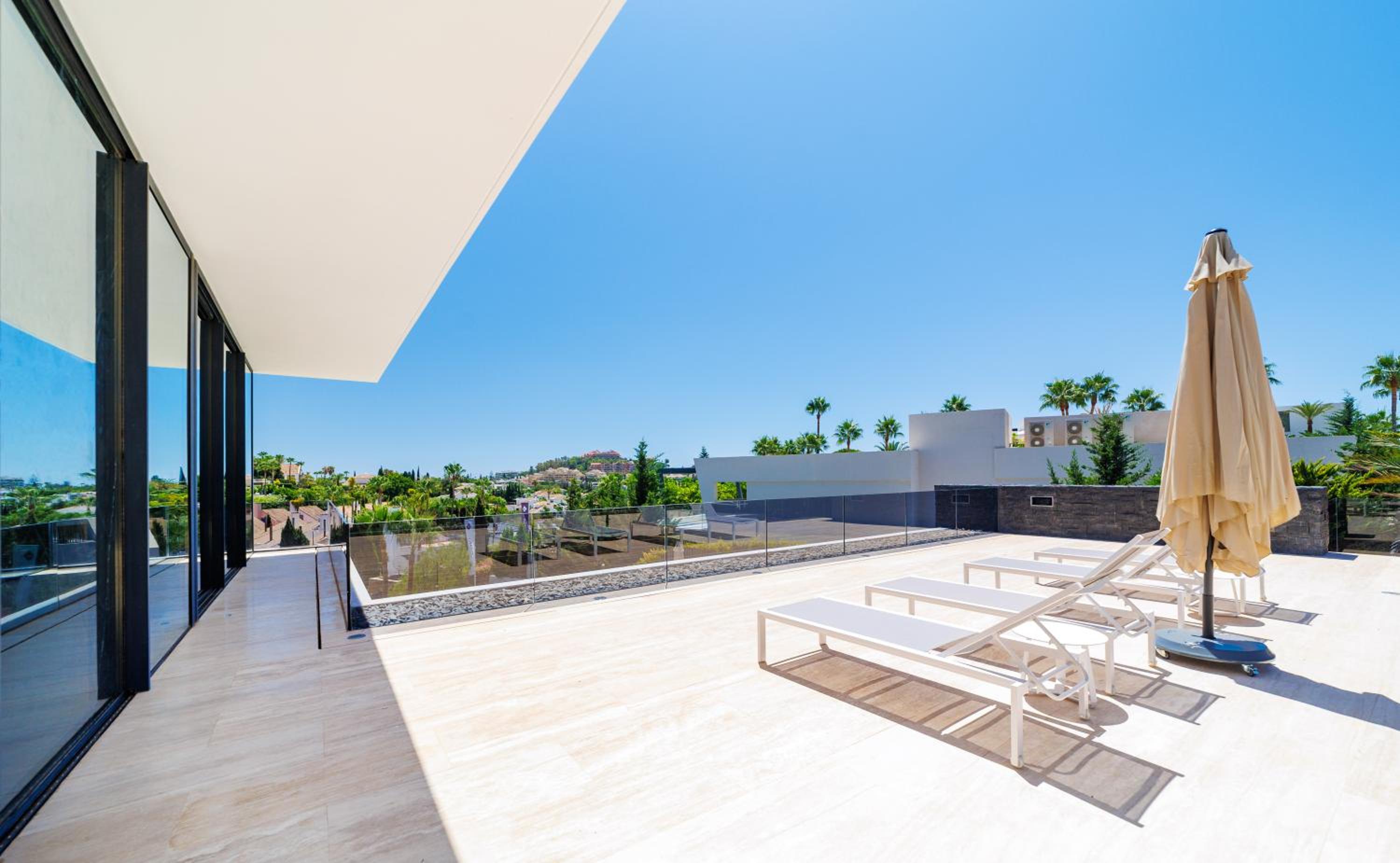 Luxury villa close to the golf view 5