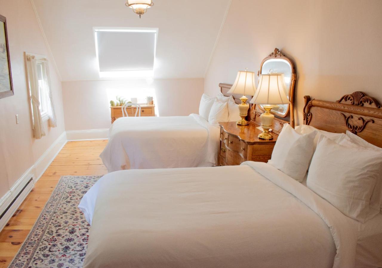 Lenox Vacations - Apple Tree Inn - Property Image 9