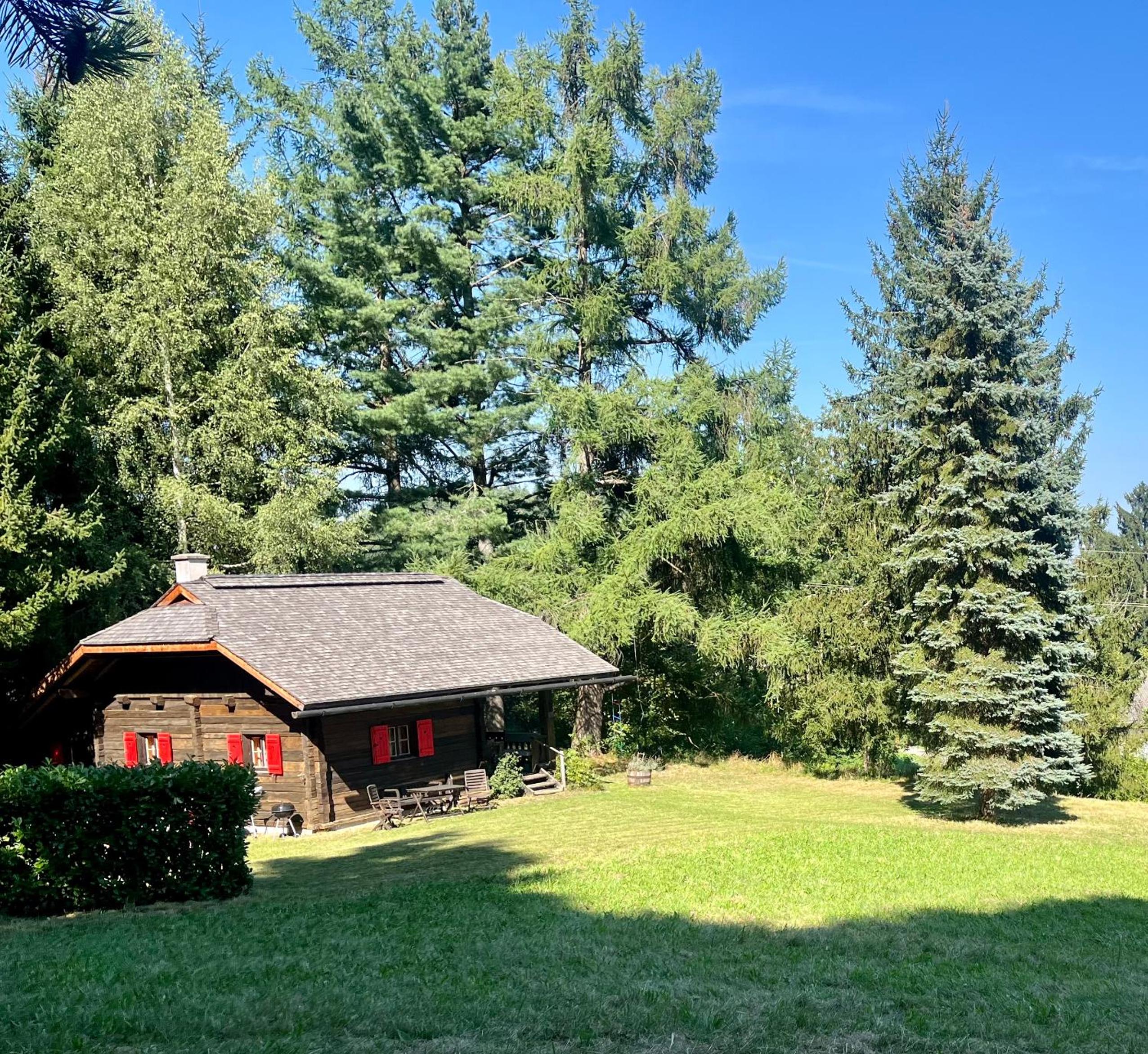 Cozy Log Cabin near Faaker See