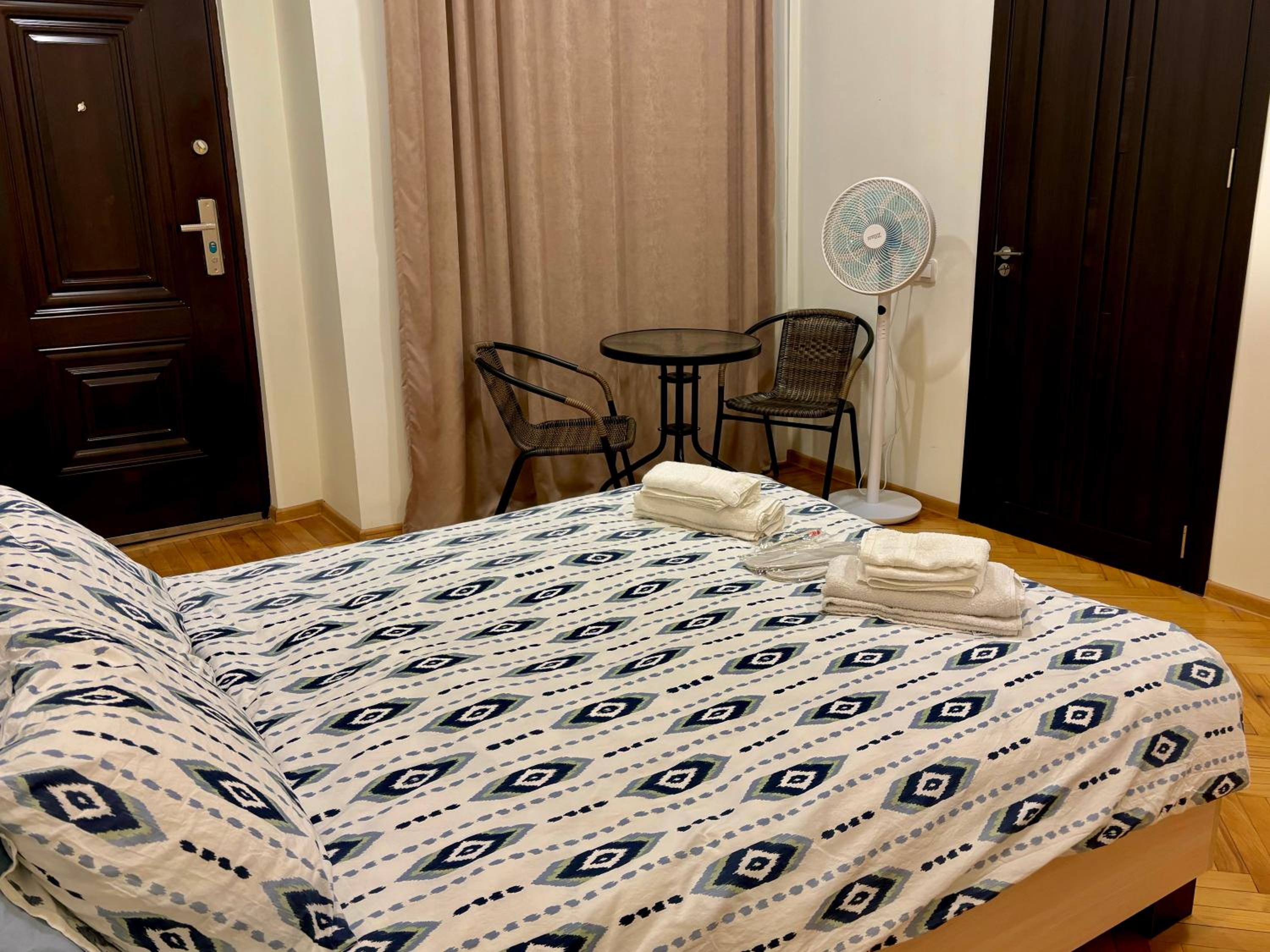 Cosy apartment in Tbilisi centre view 2