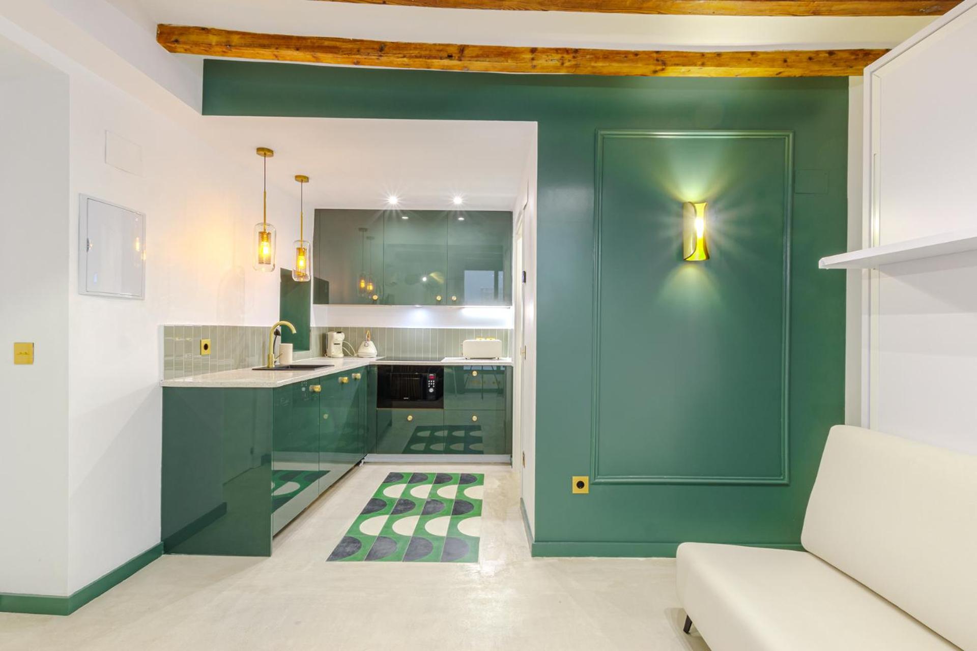 Refined and practical studio in historic center of Alicante