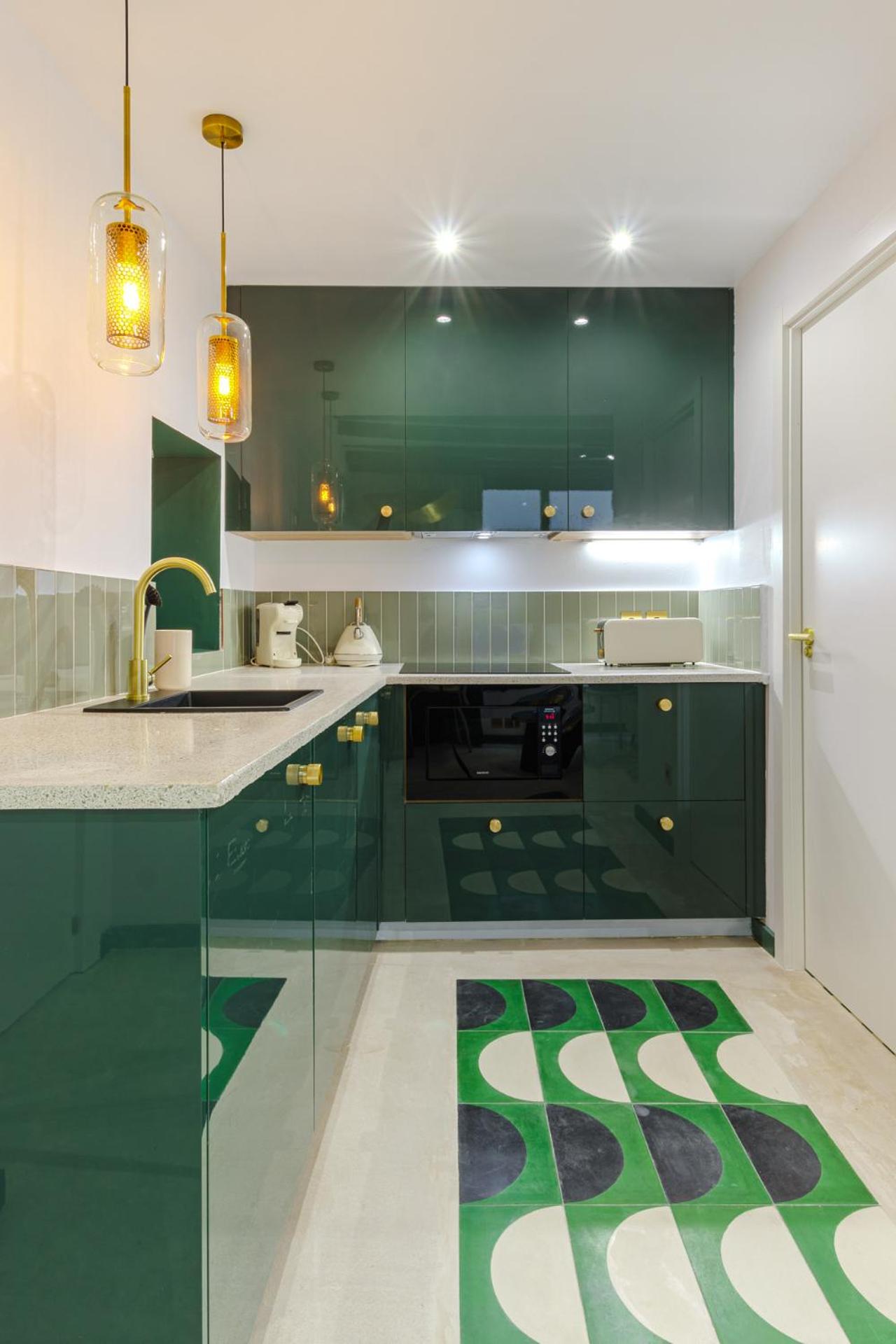 Refined and practical studio in historic center of Alicante