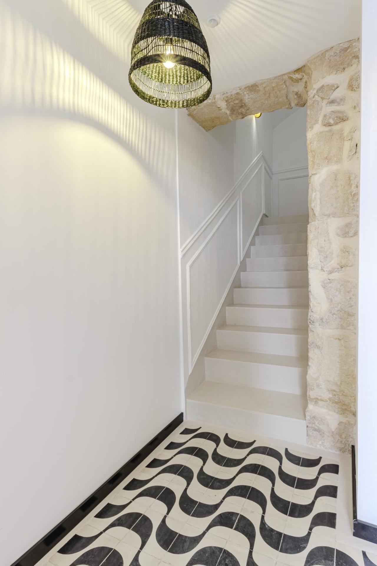 Refined and practical studio in historic center of Alicante