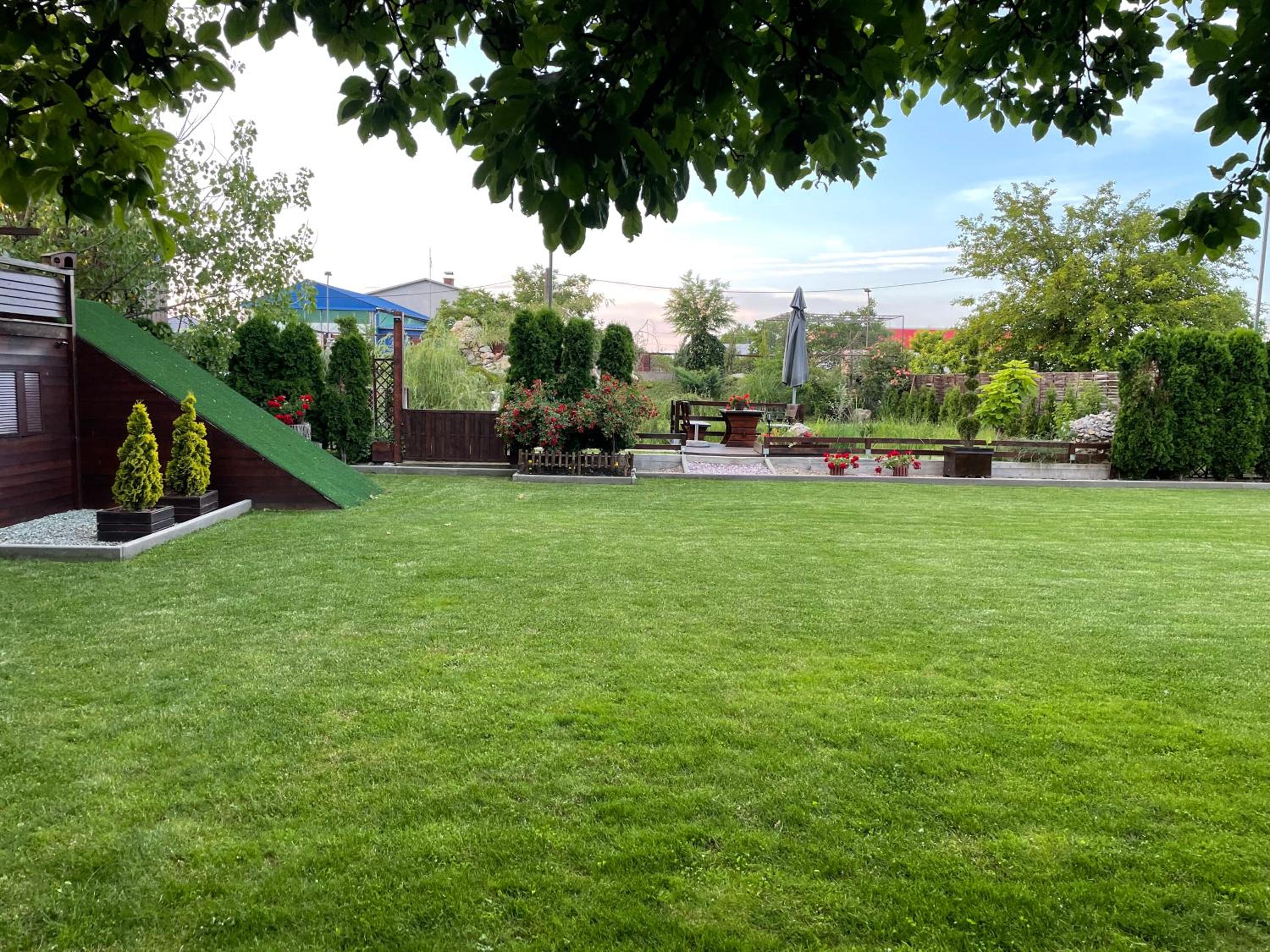 LUX KUCA sa teniskim terenom, djakuzijem, mini zoo view 5