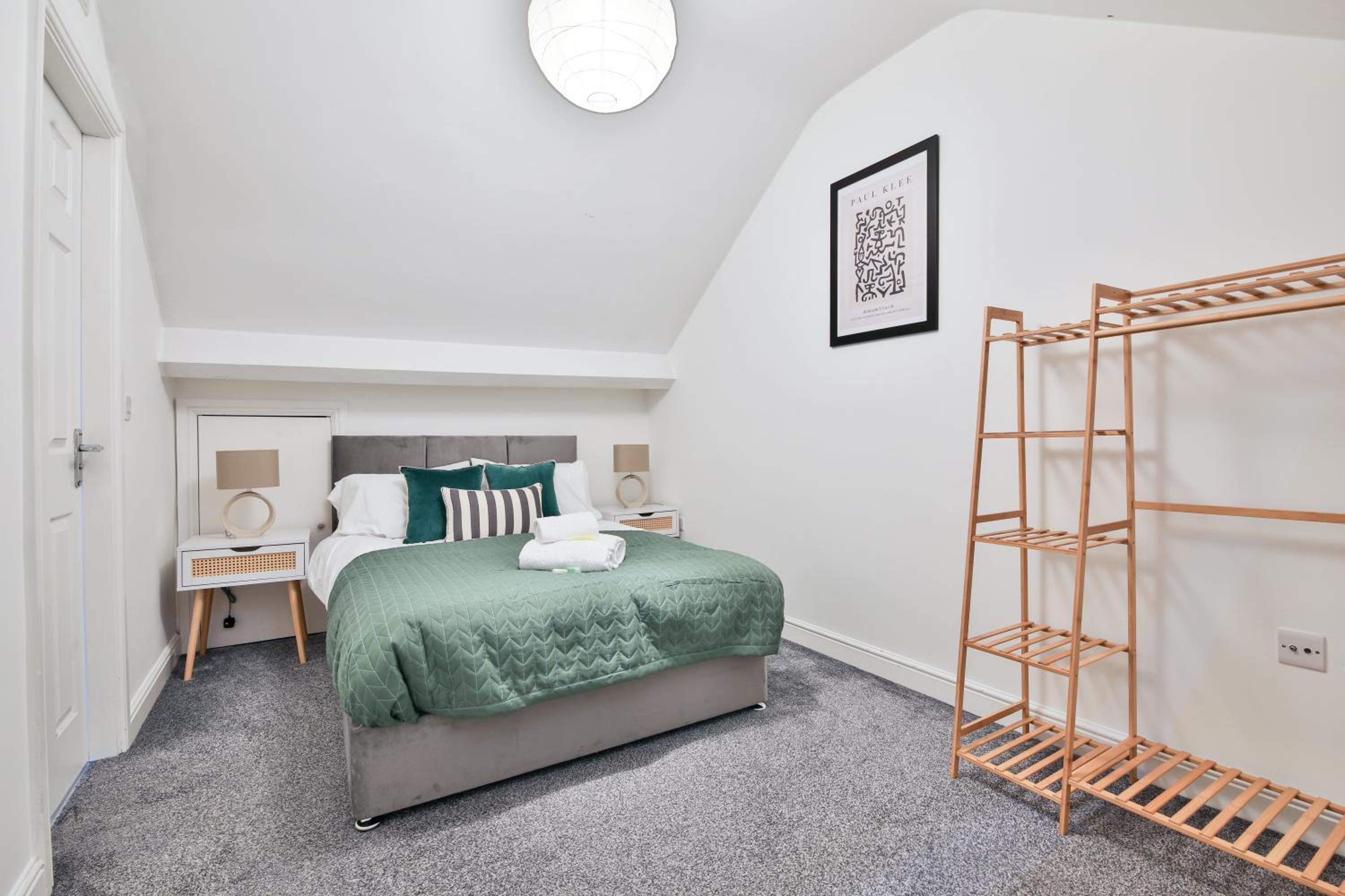 Three-Bedroom Deluxe Apartment in Pontcanna view 2