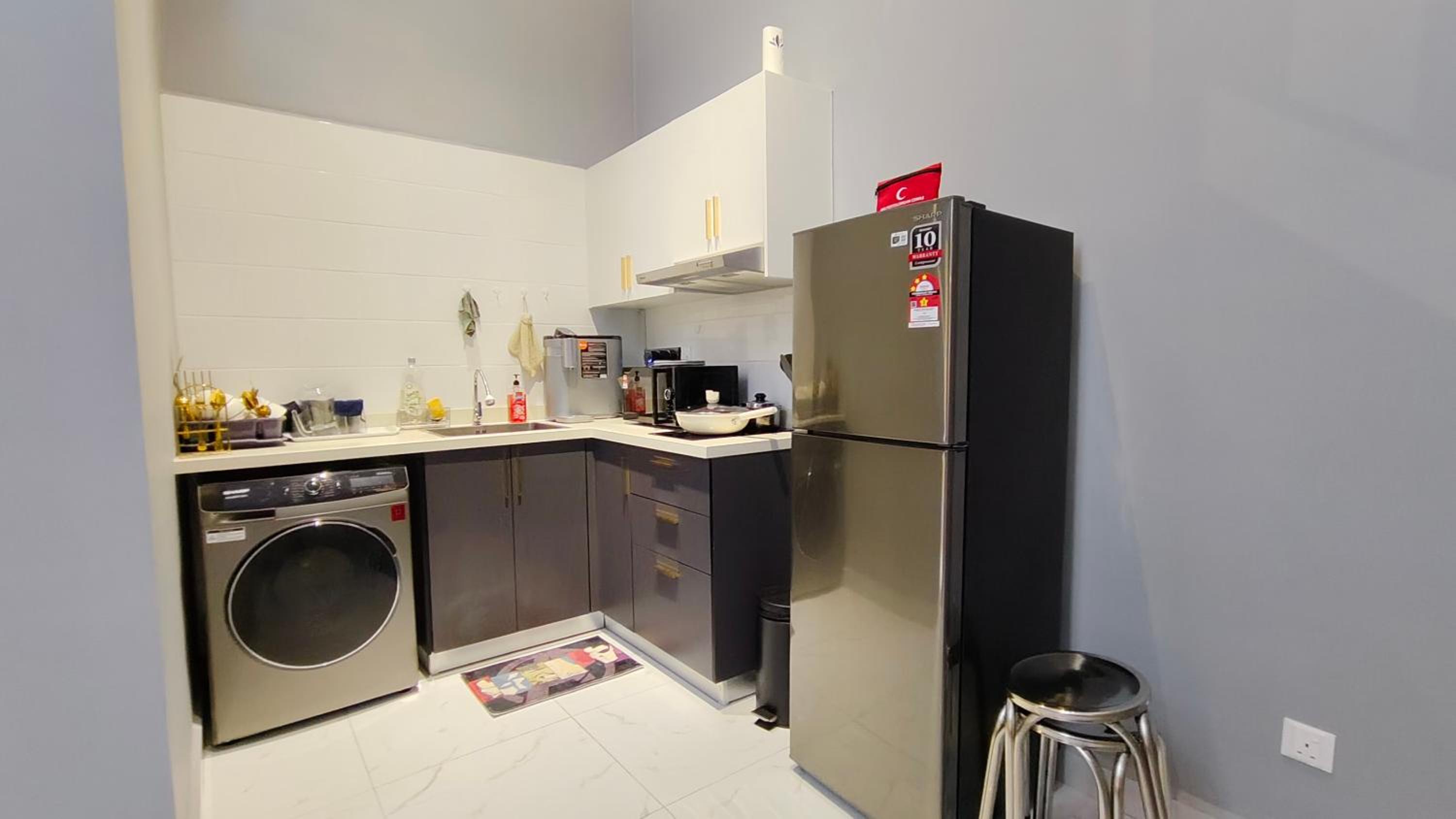 Heroes Home 8pax Duplex/MRT 8Min / City Center