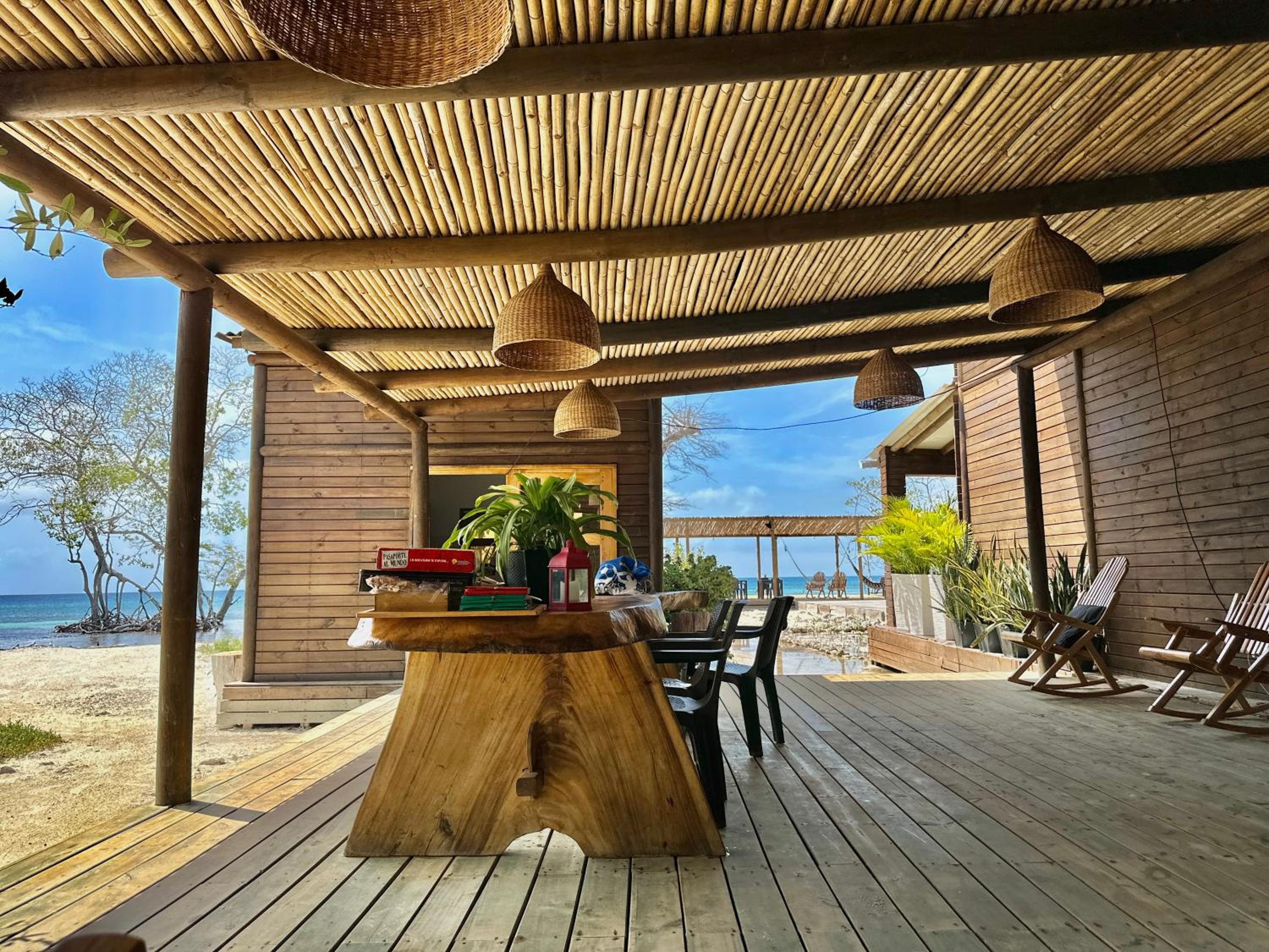 Medusa Hostel Isla Tintipan
