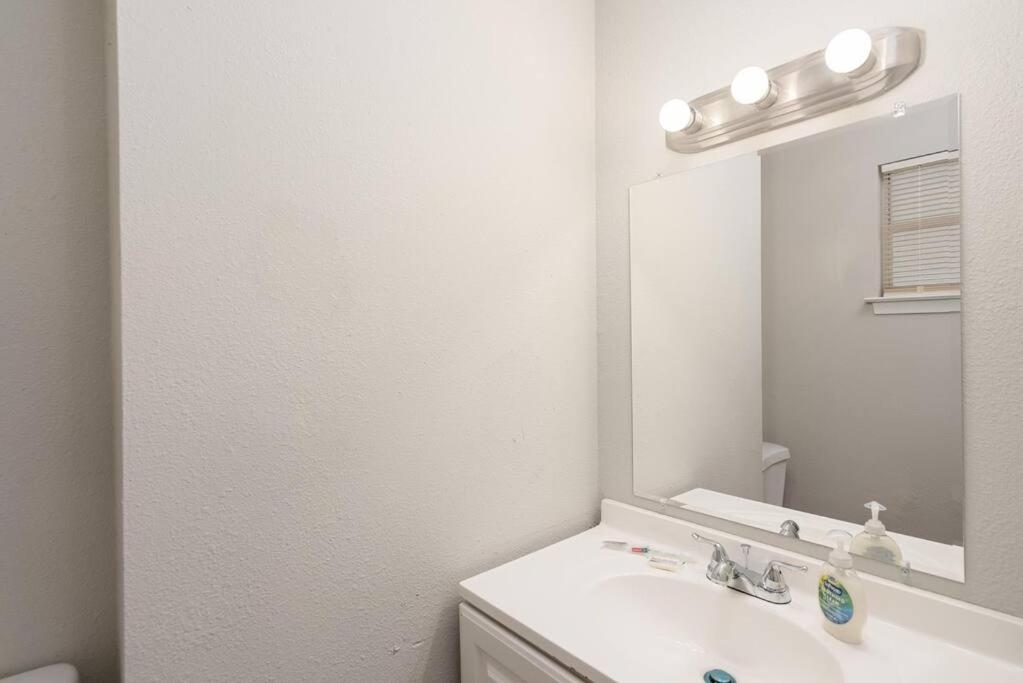 KING SUITE 2BR Home w FAST WiFi, & WFH Desk view 2