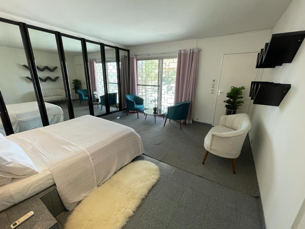 hotel room
