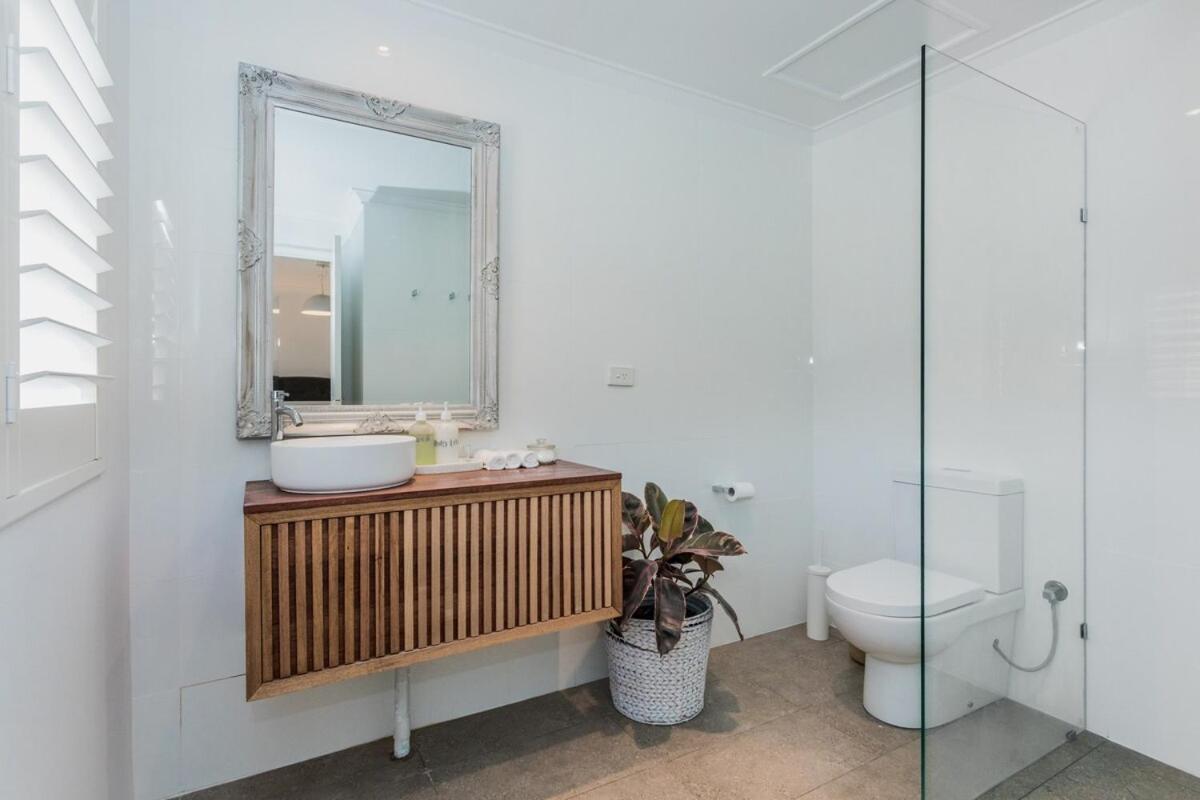 Albany Vacations - Midd's on the Beach - luxury beach front apartment - Property Image 2
