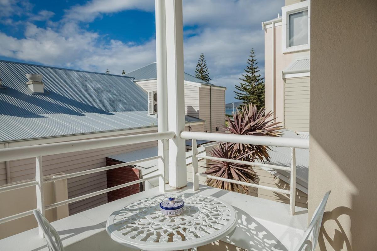 Albany Vacations - Midd's on the Beach - luxury beach front apartment - Property Image 5