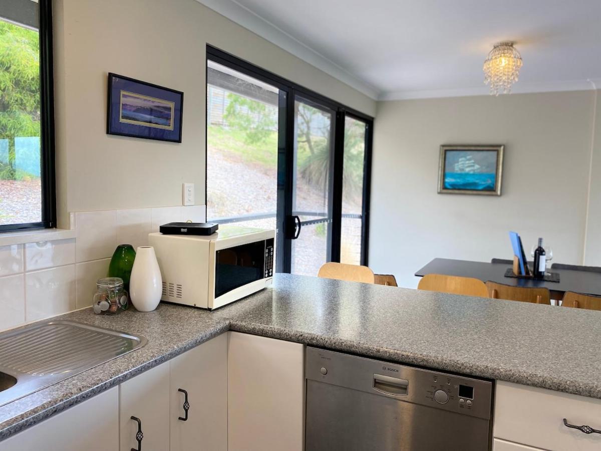 Albany Vacations - Carnaby's Hide - Property Image 8