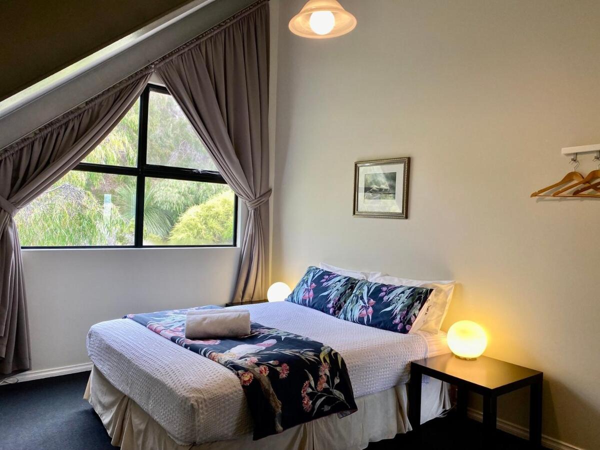 Albany Vacations - Carnaby's Hide - Property Image 4