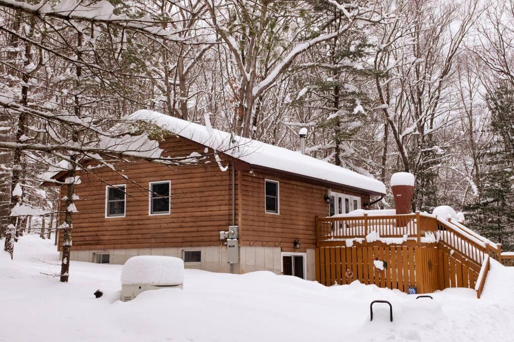 The Fern Hill Lodge Serenity on 20 Acres view 5