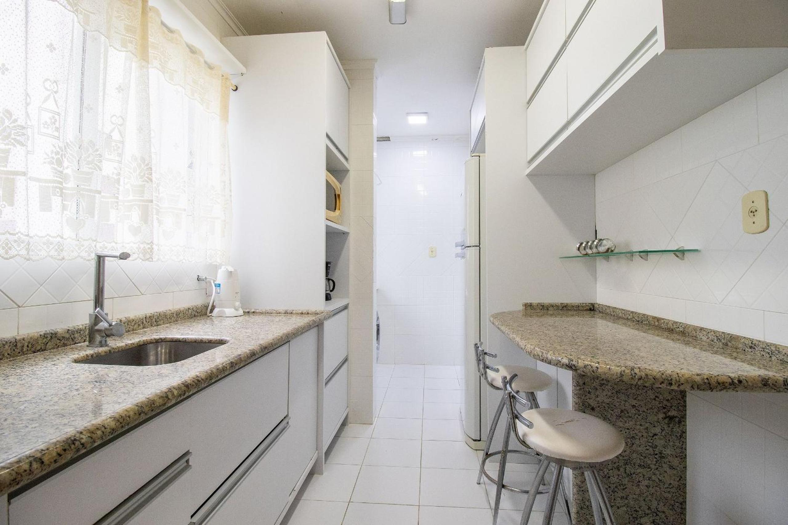 MRF113 - Quadra mar, Churrasqueira, 2Dorm, Garagem