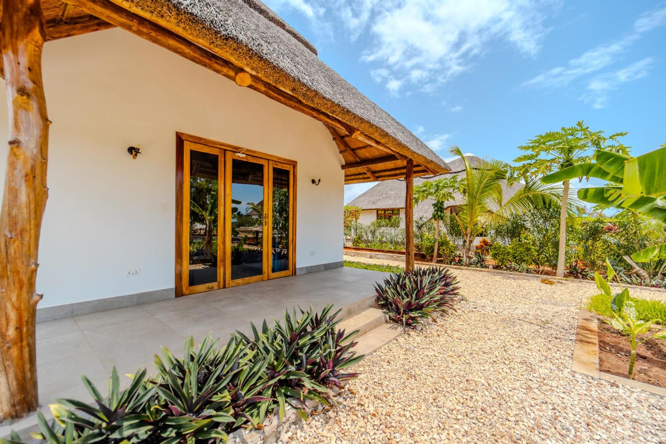 Hotel Zaria Garden Bungalows - Image 1