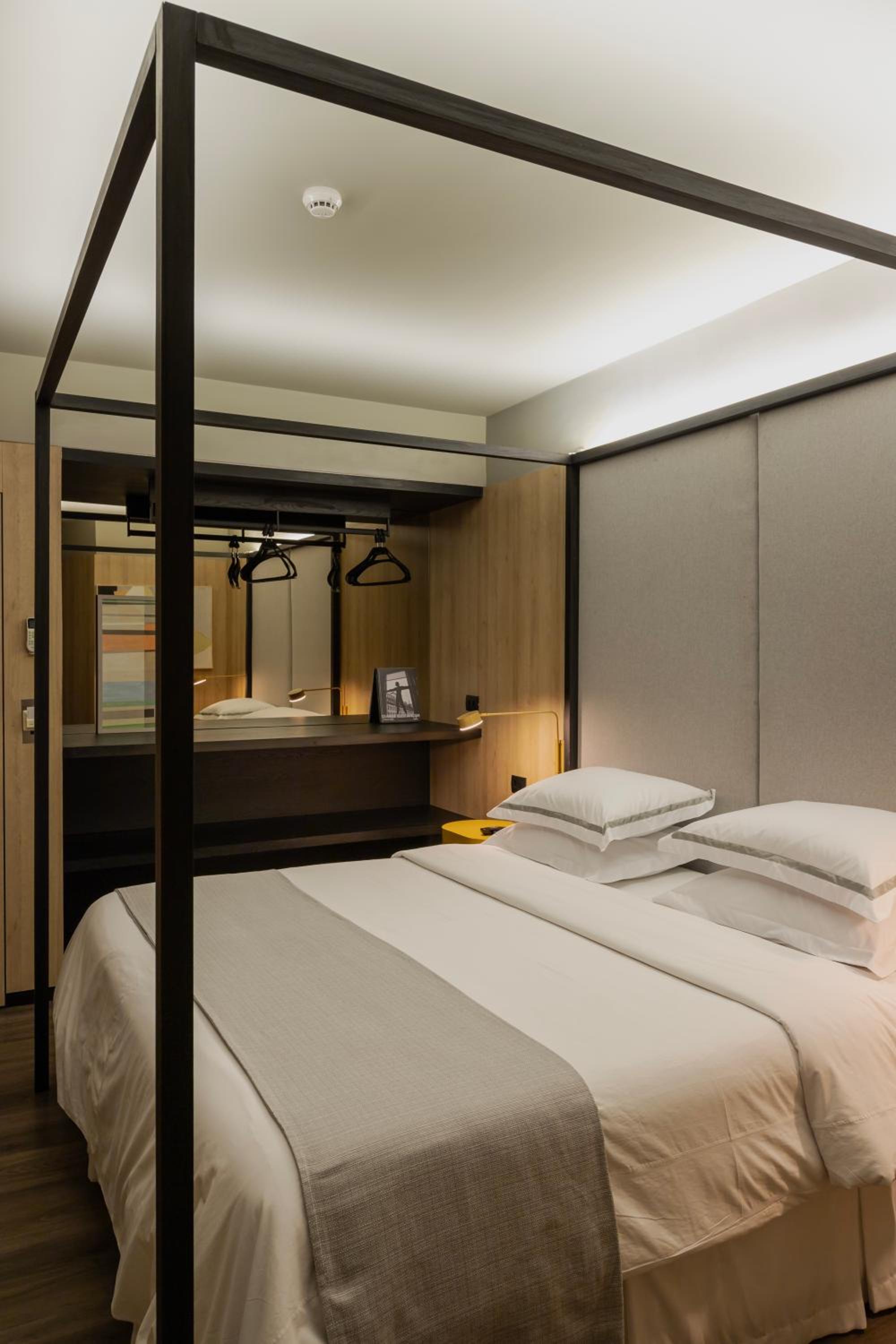 Momax Hotel