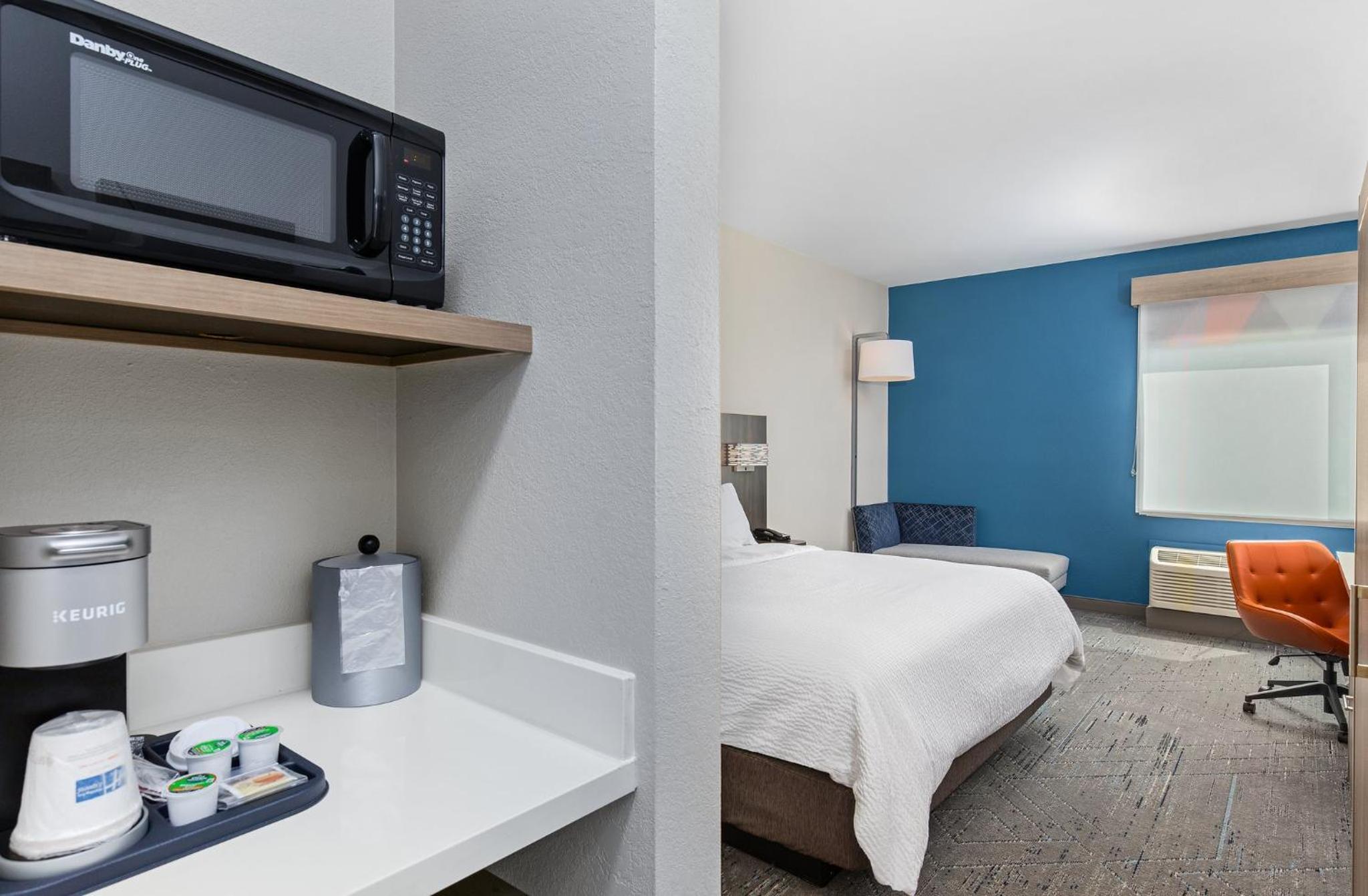 Holiday Inn Express Hurricane Mills Waverly by IHG