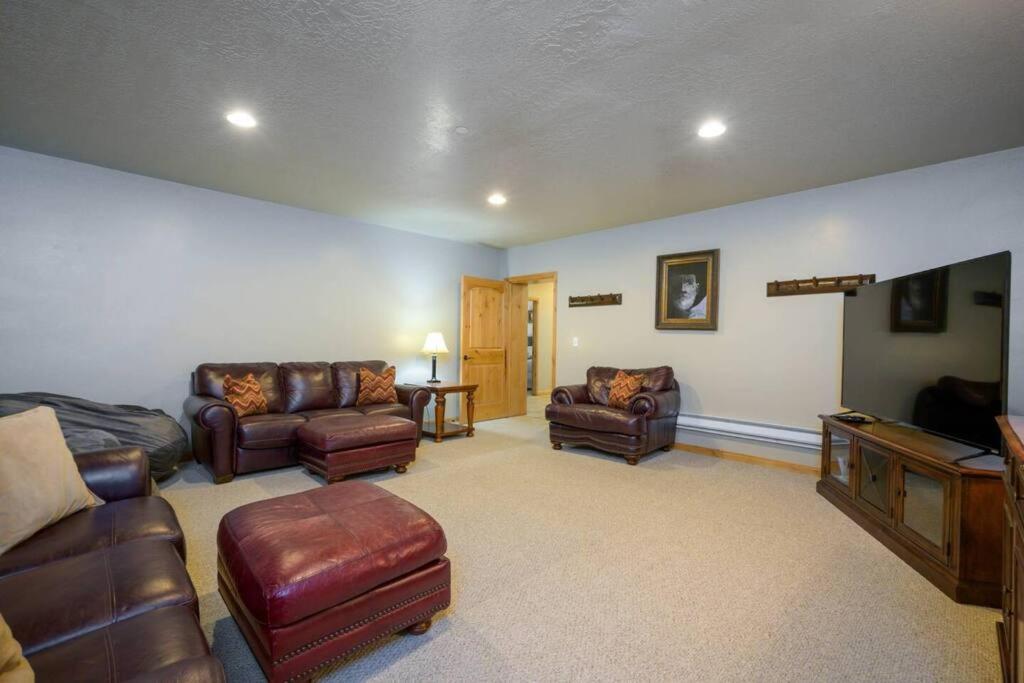 Mountain Lake Retreat