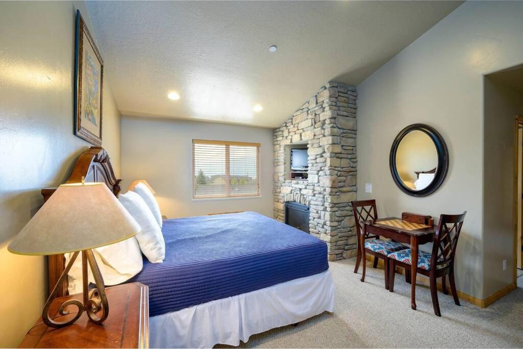 Mountain Lake Retreat