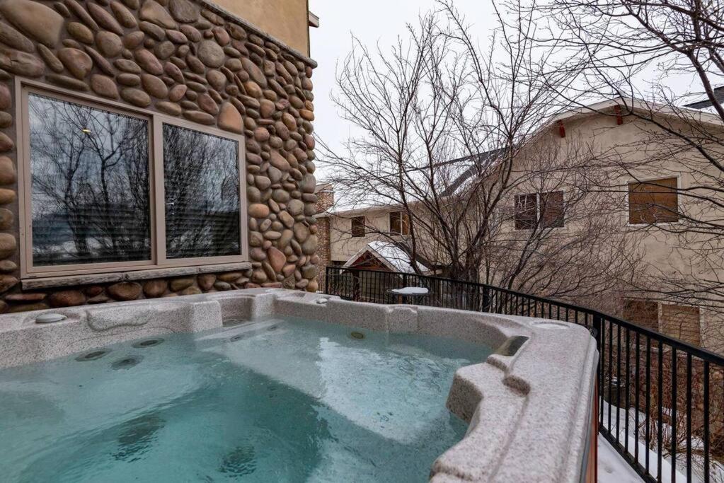 Mountain Lake Retreat