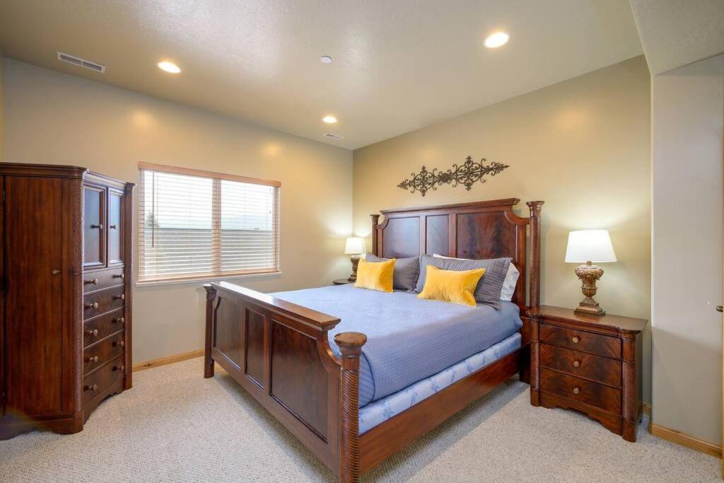 Mountain Lake Retreat