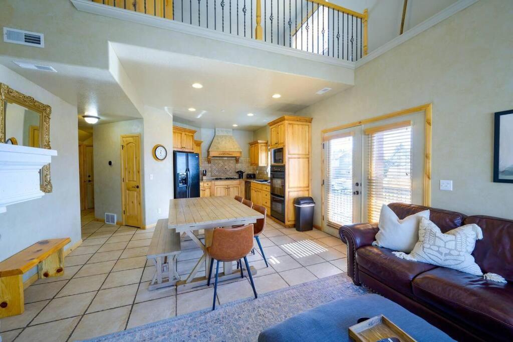 Mountain Lake Retreat