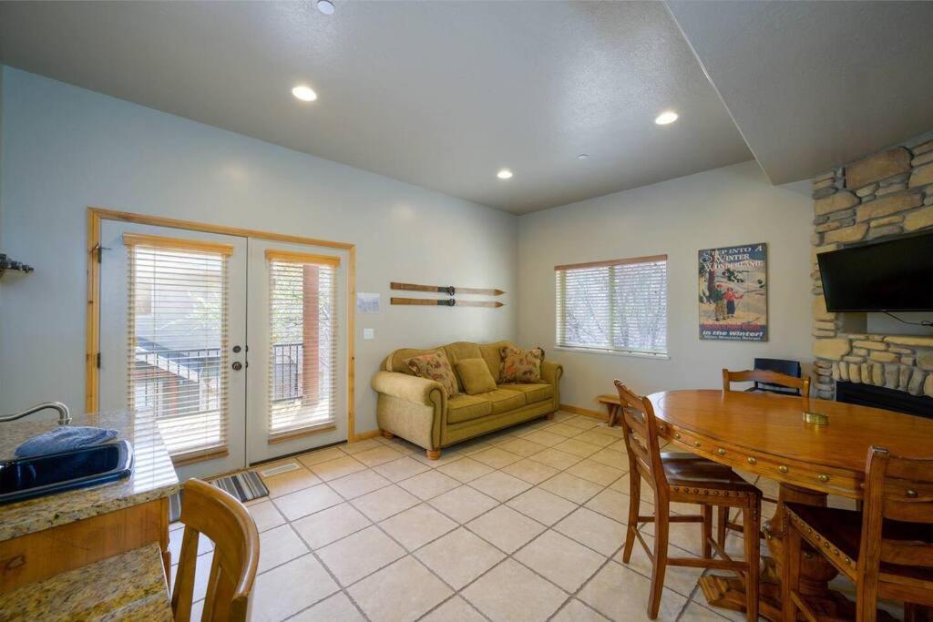 Mountain Lake Retreat