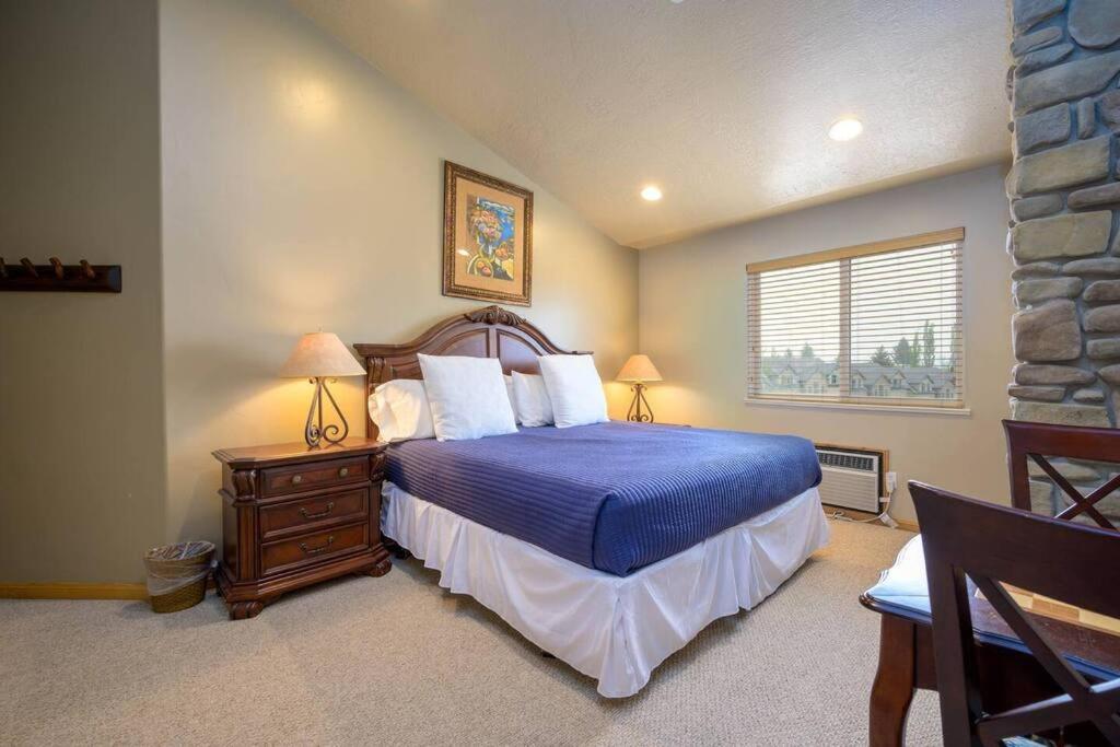 Mountain Lake Retreat