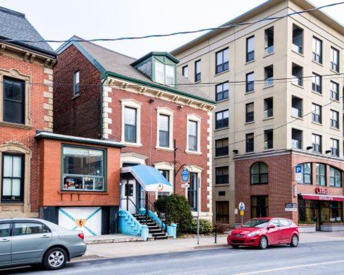 HI Halifax Heritage House Hostel