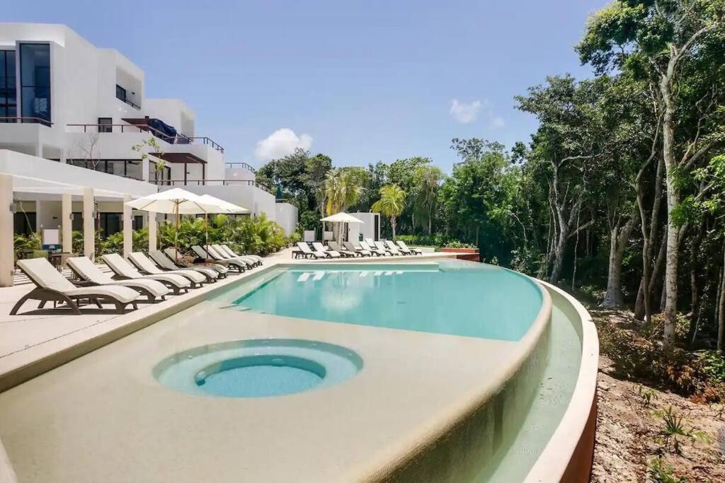 Tropical Escape