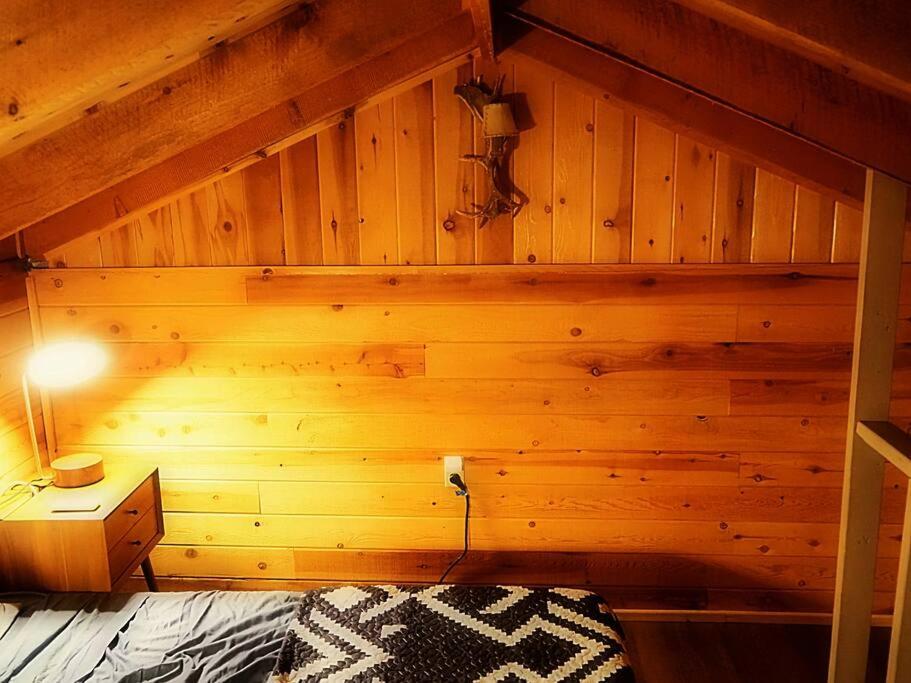 Spacious, Custom-Built Log Cabin