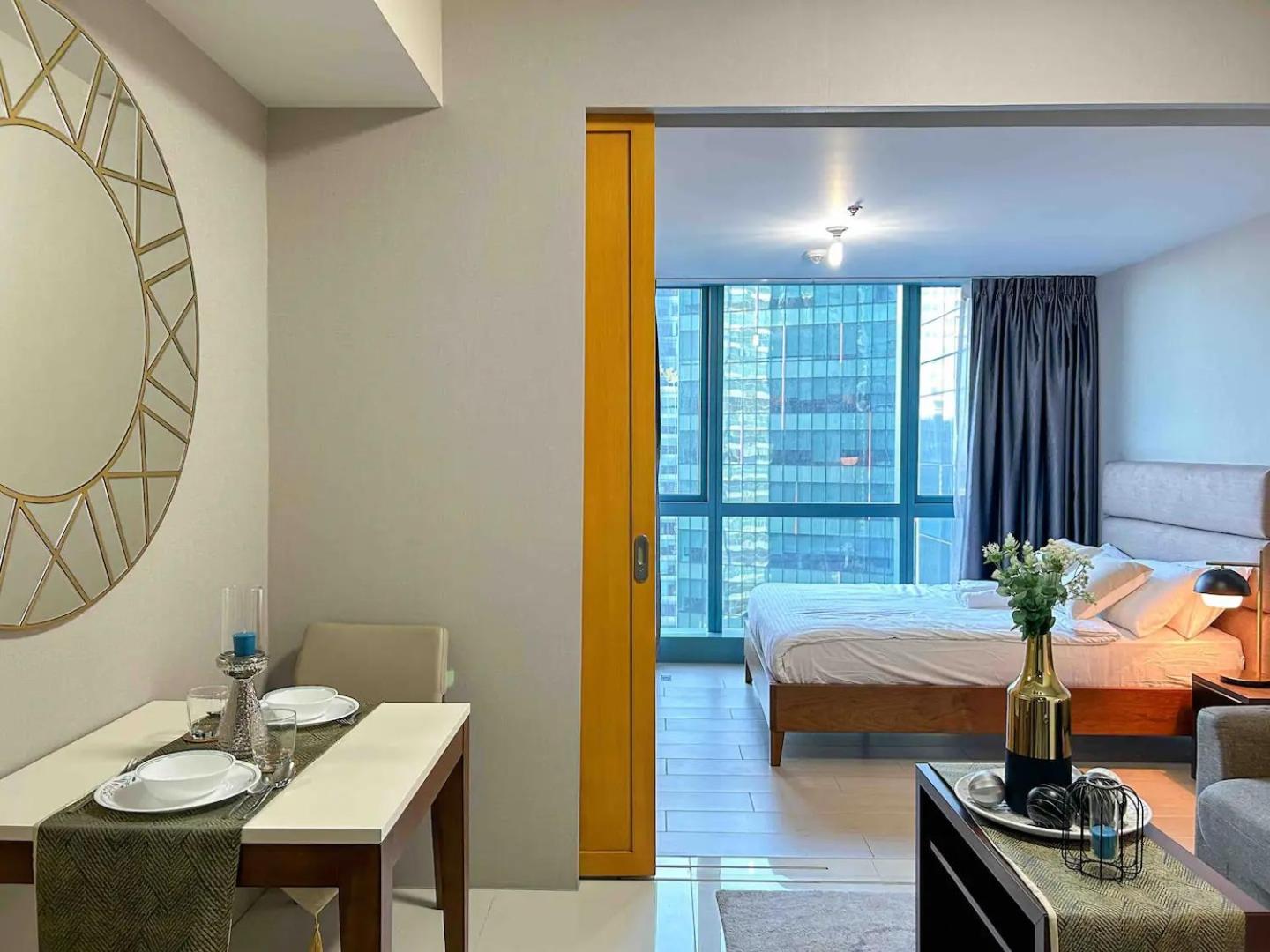 Stylish 1BR Units near Mitsukoshi and Uptown Mall in the Heart of BGC view 5