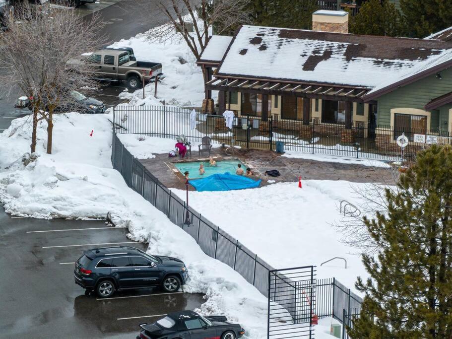 Snowbasin Lakehouse LS27 Ski Getaway Hot Tub view 3