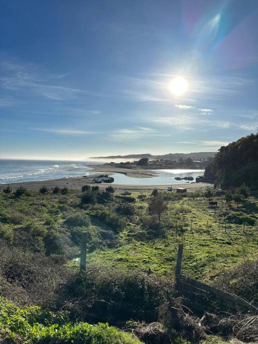 Casa Serena frente a la playa, vista panorámica, sector Cardonal, Pelluhue
