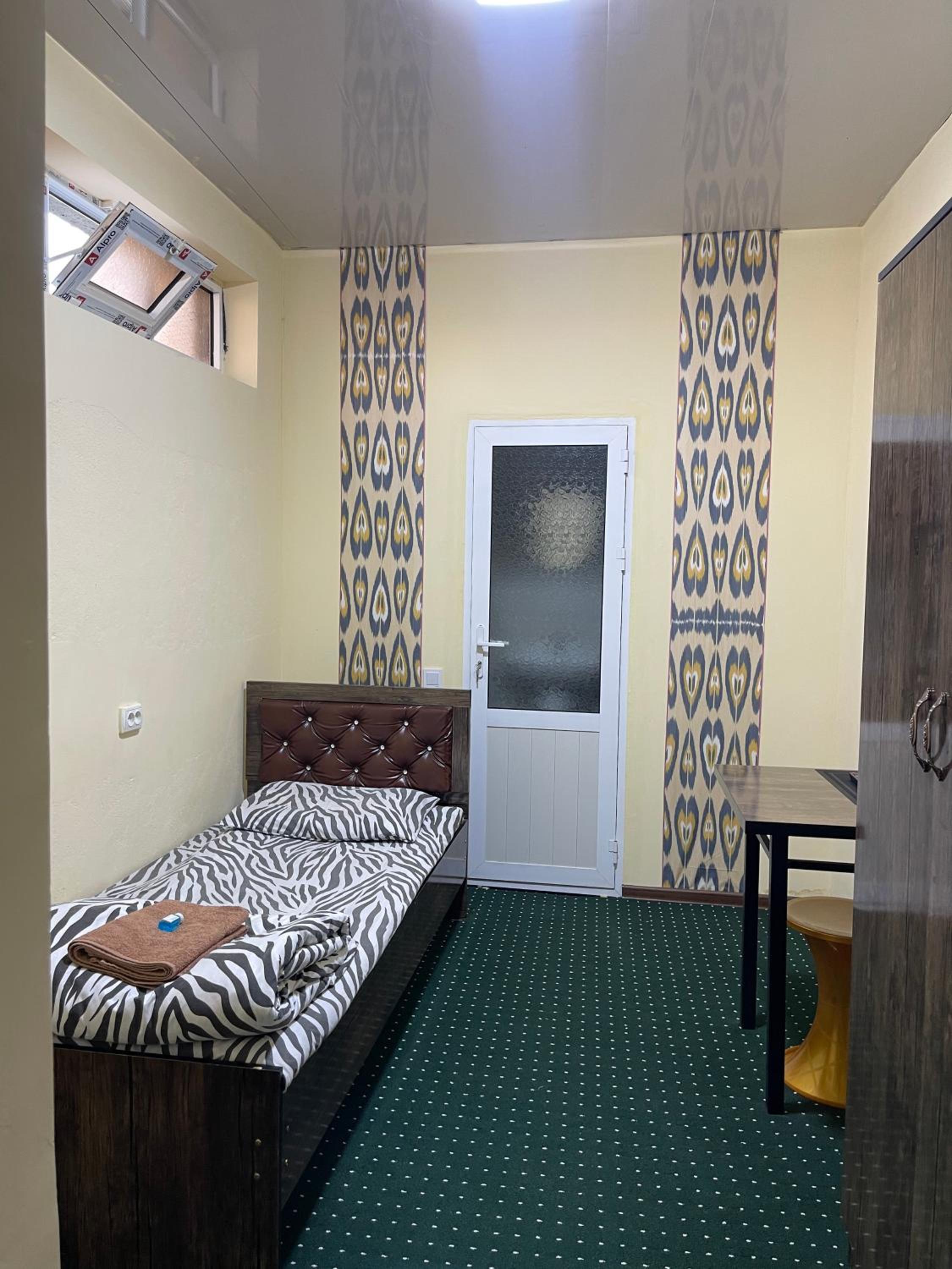 Family Registan Hotel