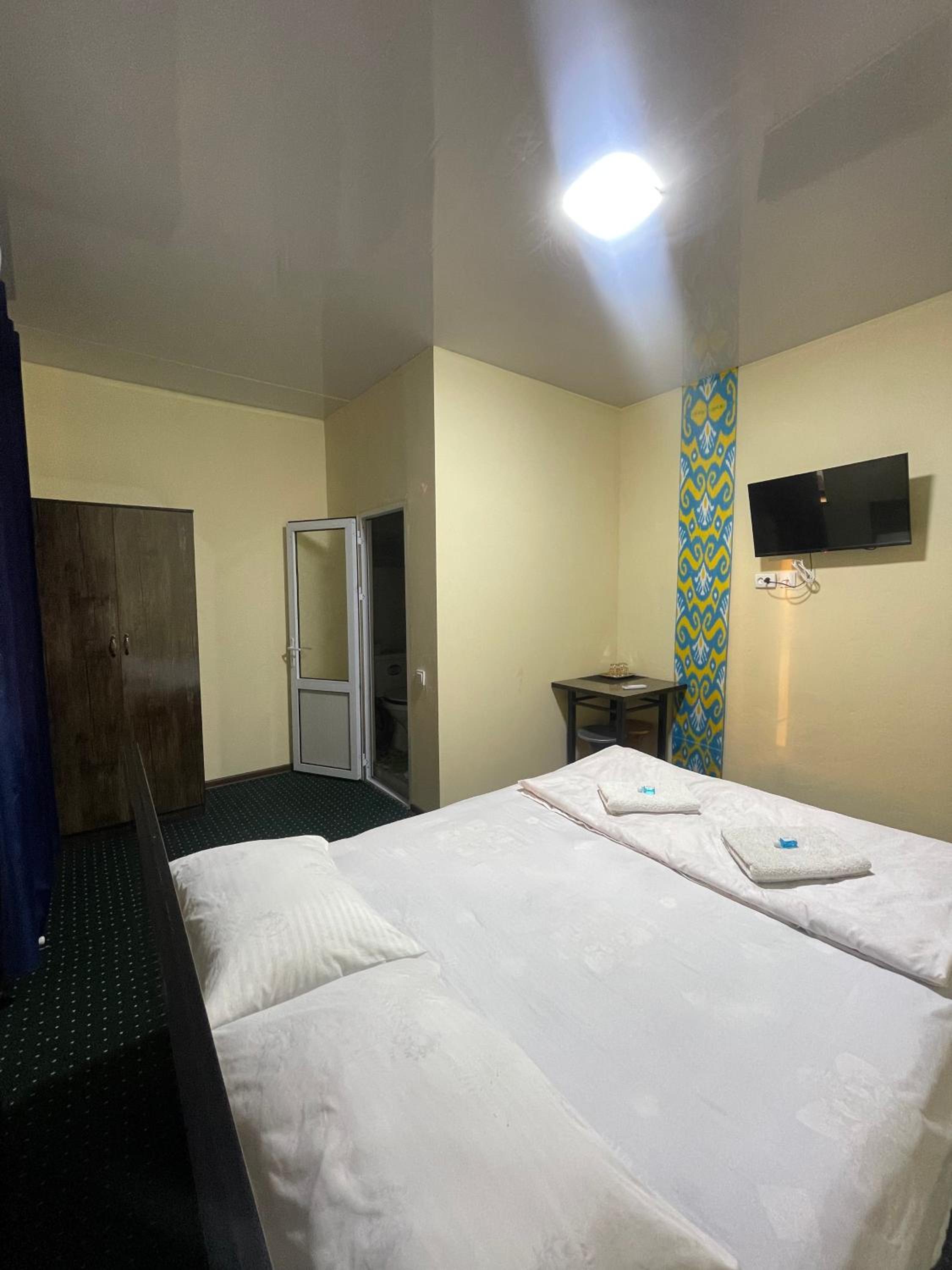 Family Registan Hotel